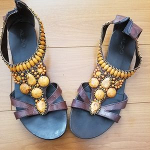 💕💐🌼 Aldo decorative, beautiful sandals!